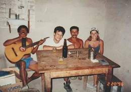Dinho, Val�ria e um amigo durante os dias de folga em um s�tio em S�o Rom�o / MG. - Gill Lima Xavier