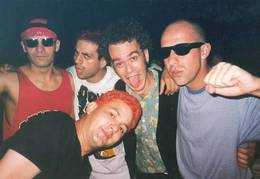 Nando Reis, Marcelo Fromer, Dinho e J�lio Rasec nos bastidores do festival de 10 anos da R�dio 89 FM, no Anhembi, em 02/12/1995. - Rafael Lemos