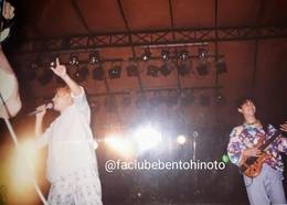 Dinho e Bento Hinoto durante o show nos Pavilh�es da Festa da Uva, em Caxias do Sul / RS, em 29/02/1996. - F� Clube Bento Hinoto (marca na imagem)