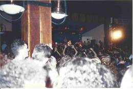 Show no Clube Jundiaiense, Jundia� / SP; vista da plateia no Gin�sio Thomeuz�o, em Guarulhos / SP, em 06/01/1996. Foto: Maria Fernanda Franciscatto Rizzotti. - Maria Fernanda Franciscatto Rizzotti