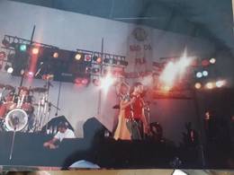 Dinho no palco durante o show em Crici�ma / SC, em 19/11/1995. - Alexandra Fortunato Cabral e Joseane Dorneles