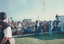 Dinho, J�lio Rasec e S�rgio Reoli distribuindo aut�grafos aos f�s em Rio Grande / RS em fevereiro de 1996.