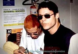 Sess�o de aut�grafos no Maxi Shopping, Jundia� / SP, em 22/09/1995. Foto: Professor Maur�cio Ferreira. - Professor Maur�cio Ferreira