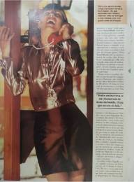 P�gina de reportagem de revista sobre Val�ria Zoppello, sua carreira e sua rela��o com Dinho. Ve�culo e data ainda n�o identificados.